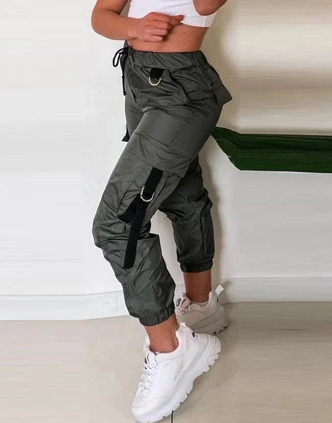 Showlu Women's streetwear cargo pants with slim fit, elastic waist, patch pockets, versatile casual trousers for autumn and winter.