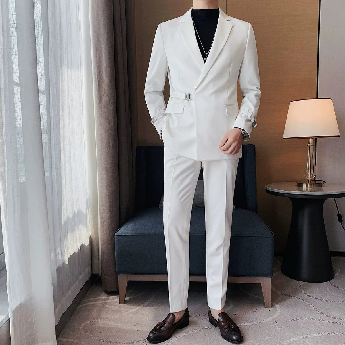 Men's slim fit double-breasted business leisure suit jacket from Showlu, in a casual British style with French side buckles.