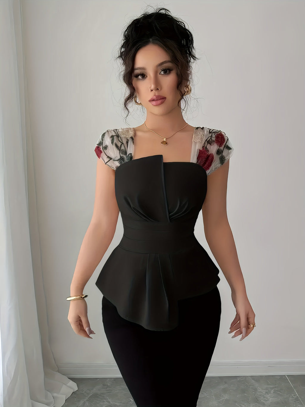 SHOWLU Women's floral square neck sleeveless blouse, elegant summer top with vibrant print and feminine style.