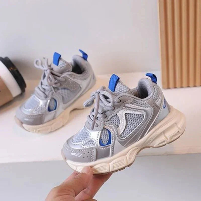 Children's Showlu Kids Tennis Shoes, breathable white sneakers with non-slip soles for boys and girls, casual and sporty footwear.