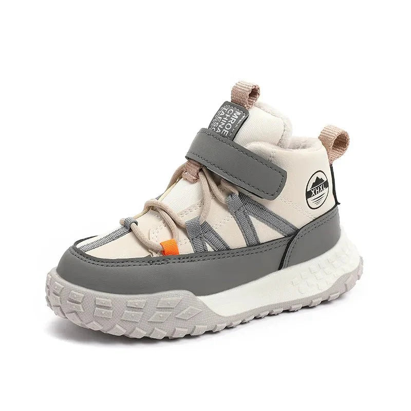 Children's winter sneakers by EACHIN, warm plush-lined casual shoes for boys and girls, suitable for autumn and winter.