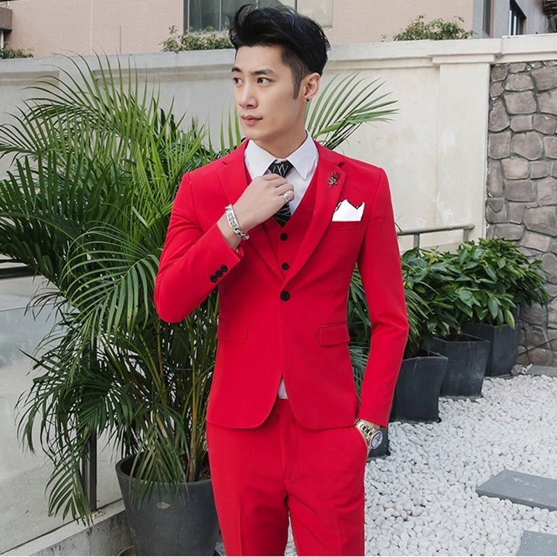 Men's slim-fit three-piece wedding suit in a casual style, featuring a Korean-inspired design with a jacket, vest, and trousers.