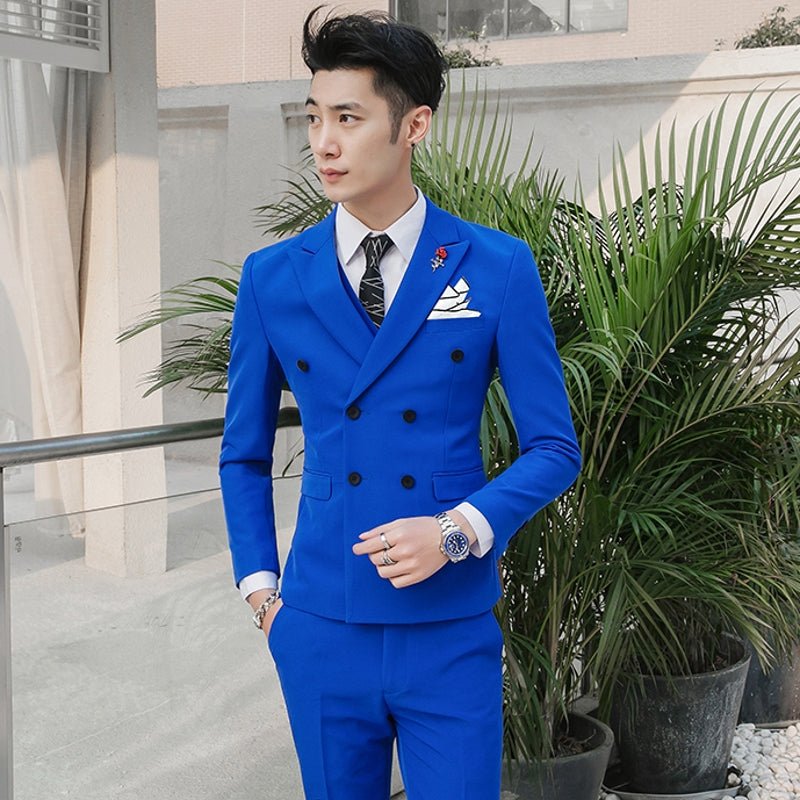 Korean style men's slim-fit three-piece wedding suit with casual and elegant design, featuring a tailored jacket, vest, and trousers.