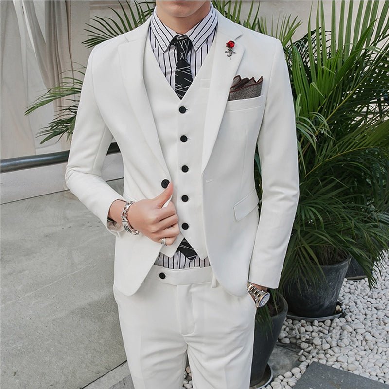 Slim-fit men's three-piece wedding suit in a casual style, featuring a modern Korean design with a tailored fit and classic details.
