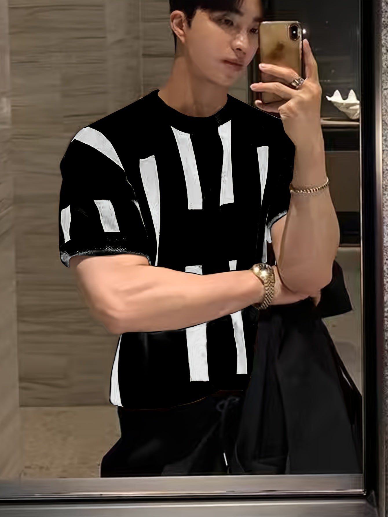SHOWLU men's color block short-sleeve knitted sweater with crew neck, featuring a stylish multicolor pattern and comfortable fit.