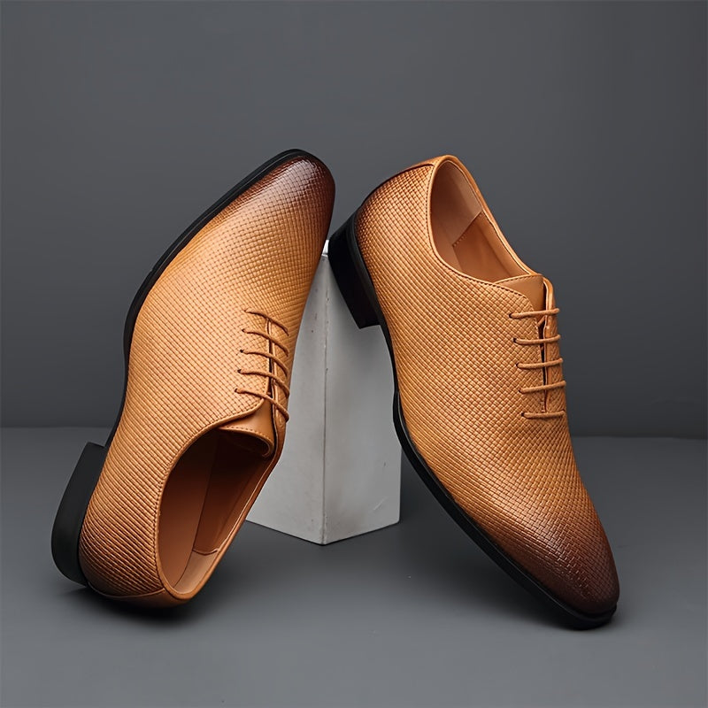 Men's SHOWLU Whole-Cut Oxford Shoes in microfiber leather, formal footwear with sleek design and polished finish.