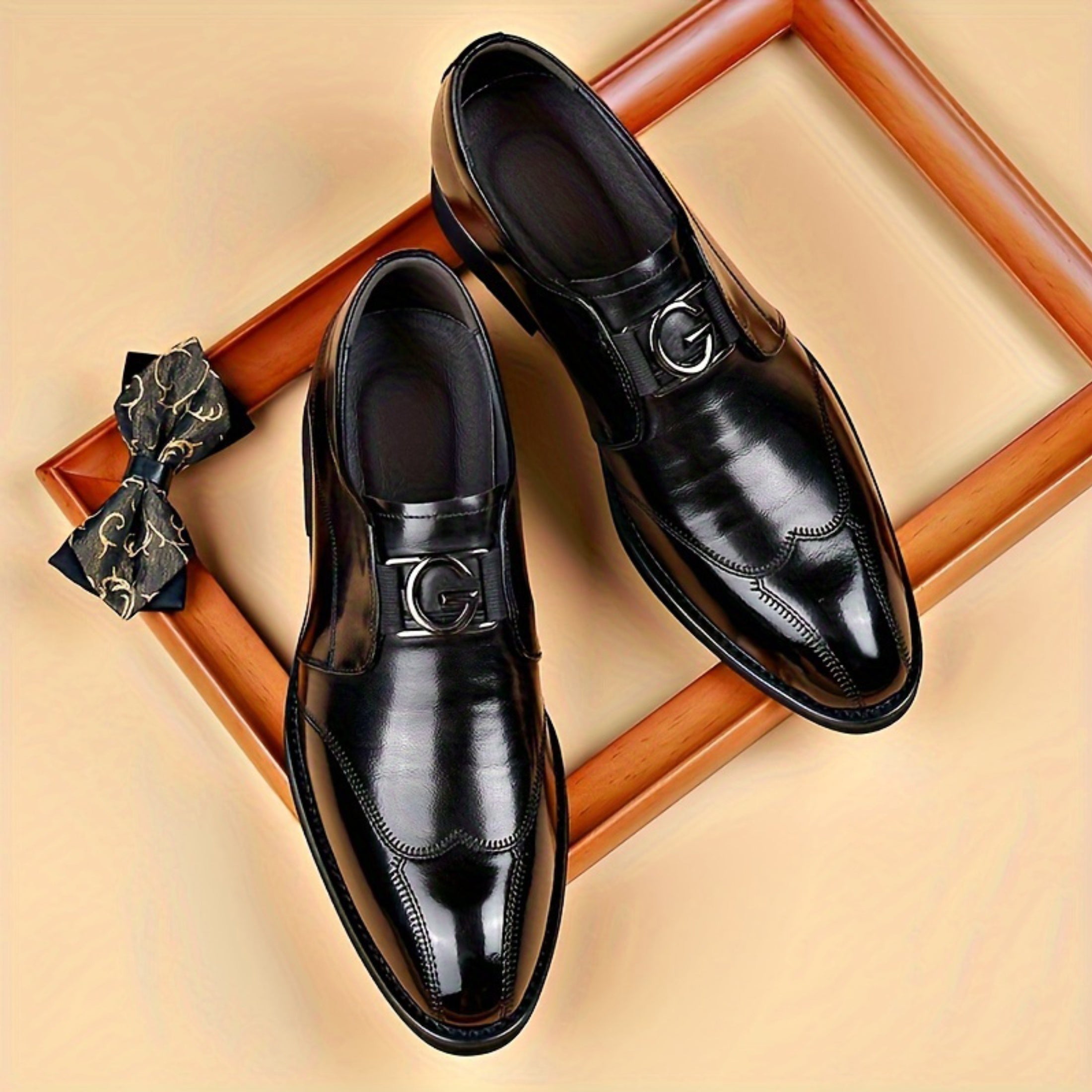 Showlu Fashion men's patent leather Oxford loafers with glossy finish, stylish dress shoes for formal or casual wear.