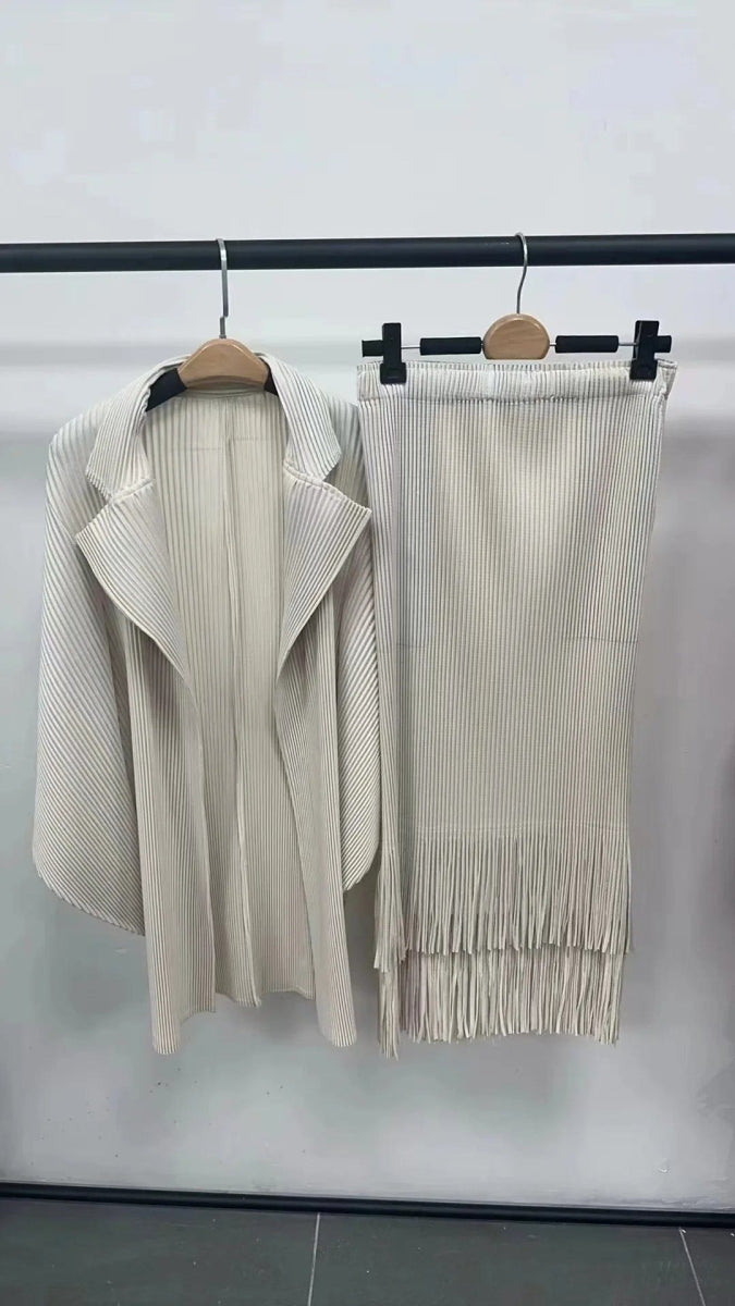 EGRM 2024 Autumn New Designer Pleated Suit Solid V - Neck Batwing Sleeve Casual Tassel A - line Skirt Women Two Piece Sets 6G0319 - SHOWLU FASHION STORE