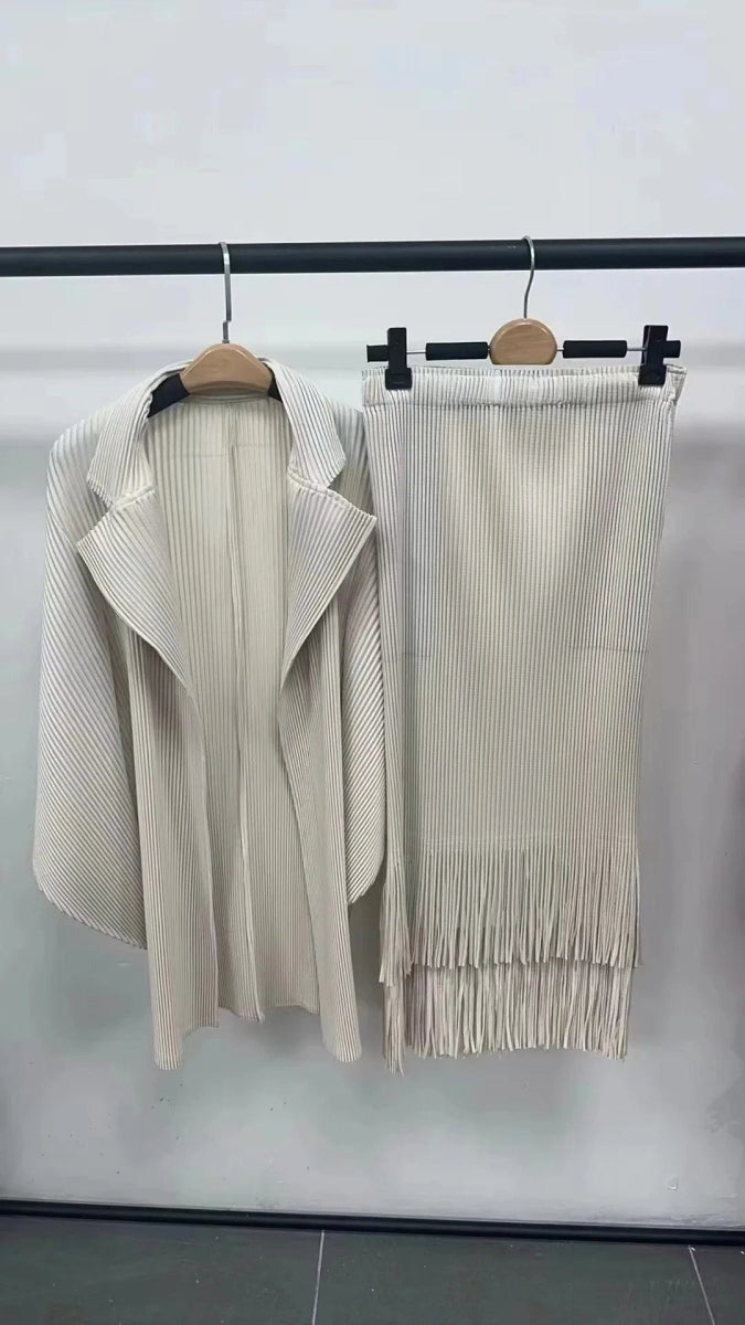 EGRM 2024 Autumn New Designer Pleated Suit Solid V - Neck Batwing Sleeve Casual Tassel A - line Skirt Women Two Piece Sets 6G0319 - SHOWLU FASHION STORE