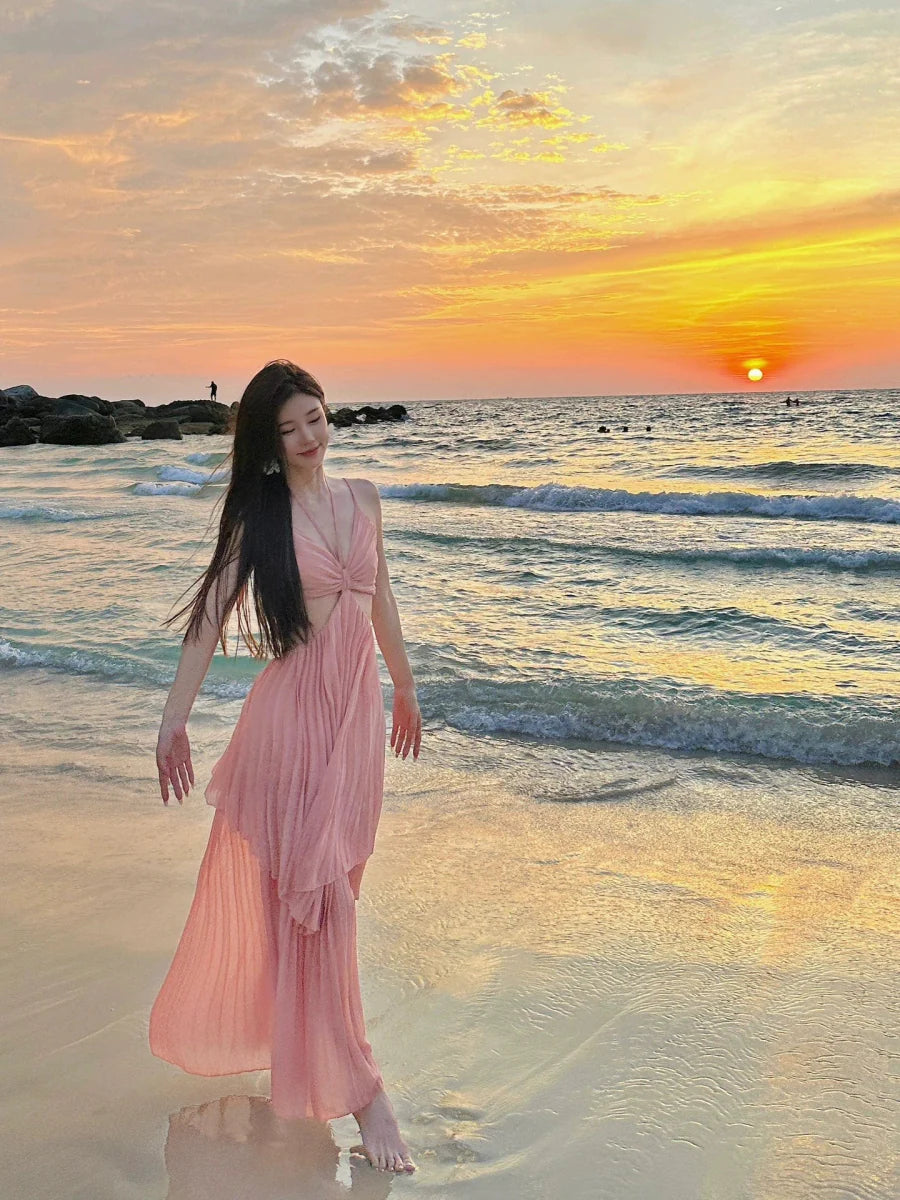 Elegant backless French holiday dress by Showlu Fashion, silk blend, mid-length design perfect for stylish summer occasions.