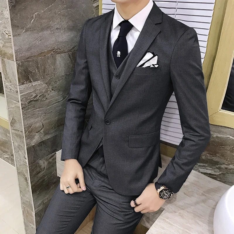 Elegant men's SHOWLU slim fit business suit with blazer, vest, and pants, ideal for smart casual or wedding attire.