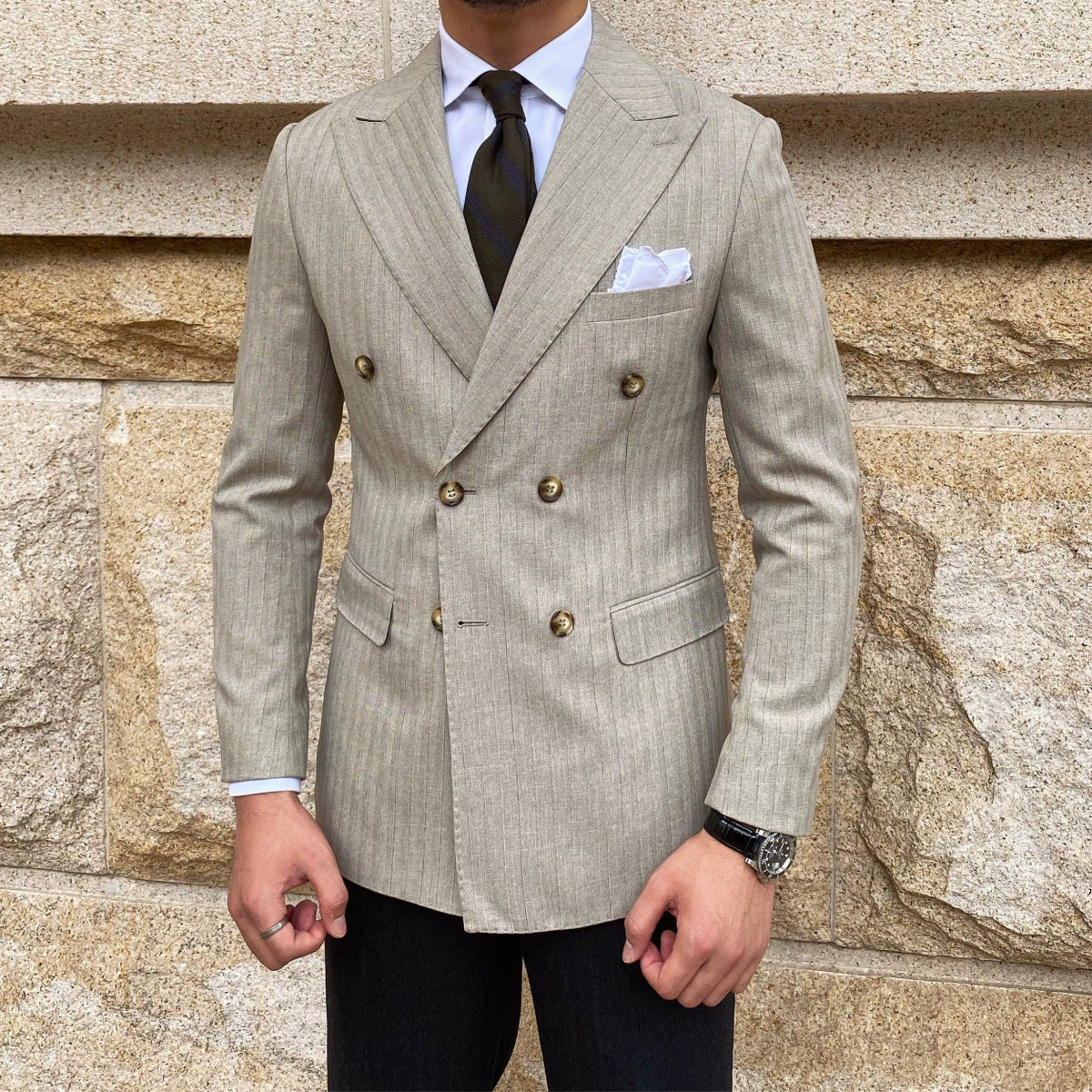 Showlu Fashion men's slim fit double-breasted striped business suit, tailored and stylish for professional wear.