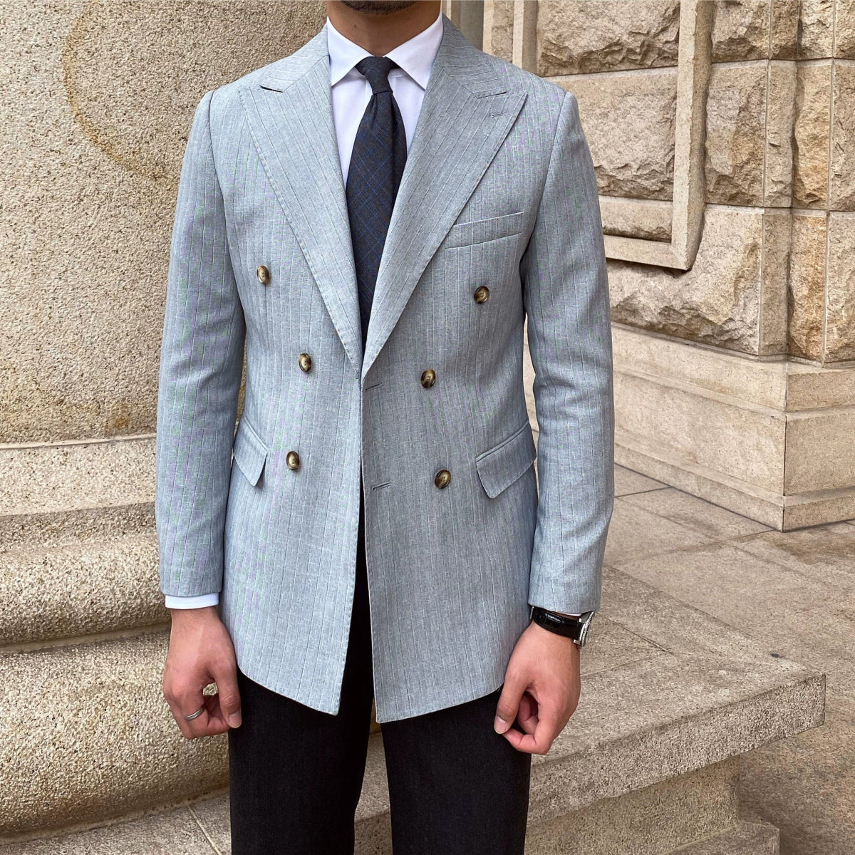 Showlu Fashion men's slim fit double-breasted striped business suit, tailored for a sleek, professional look.