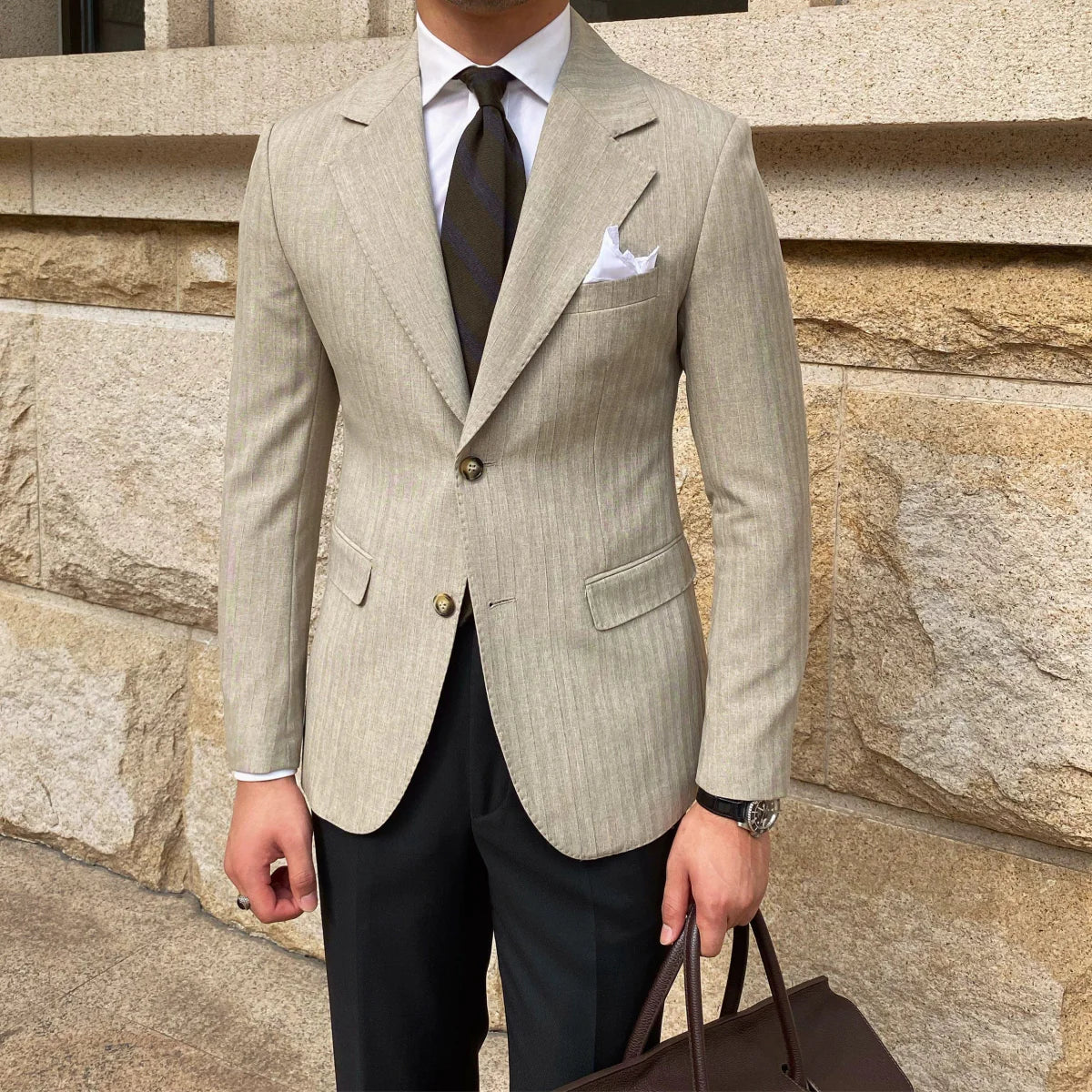 Men's slim fit double-breasted striped business suit by Showlu Fashion, stylish and elegant for professional attire.
