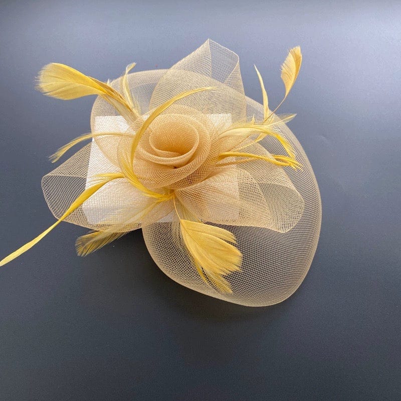 Elegant vintage mesh Billycock headdress with side clip, stylish side hair accessory for formal or dinner party occasions.