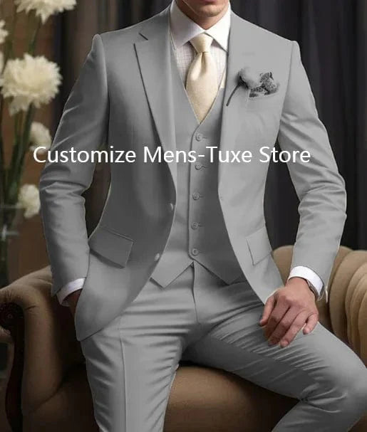 Elegant men's slim fit 3-piece wedding suit by SHOWLU FASHION, featuring a blazer, vest, and pants for formal occasions.