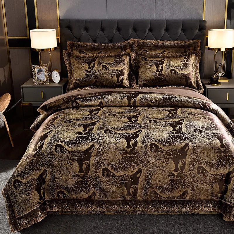 European Jacquard bedding set with floral lace duvet cover, pillowcases, and quilt cover, showcasing elegant Showlu Fashion design.