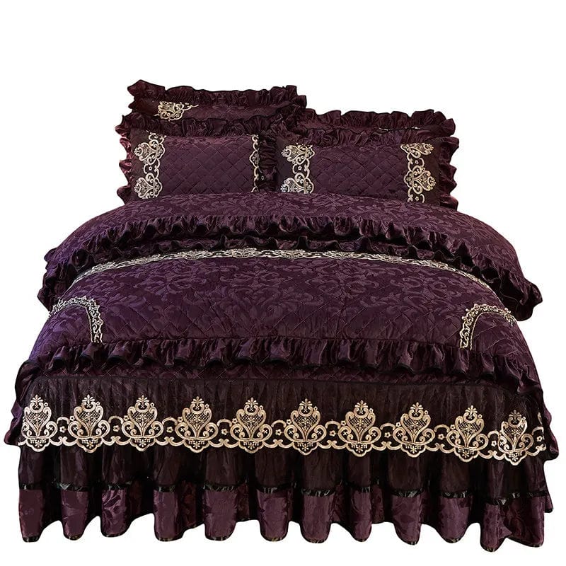 Luxury Ai·Winsure velvet bedding set with quilted lace duvet cover, two pillowcases, and bedskirt in queen and king sizes.
