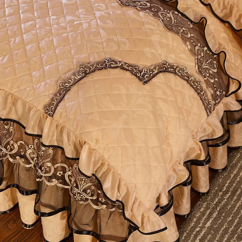 European Velvet Bedding Set, Luxury Comforter Cover, Quilted Lace Bedskirt, Soft Warm Queen with 2 Pillowcases, King Size, 4Pcs - SHOWLU FASHION STORE