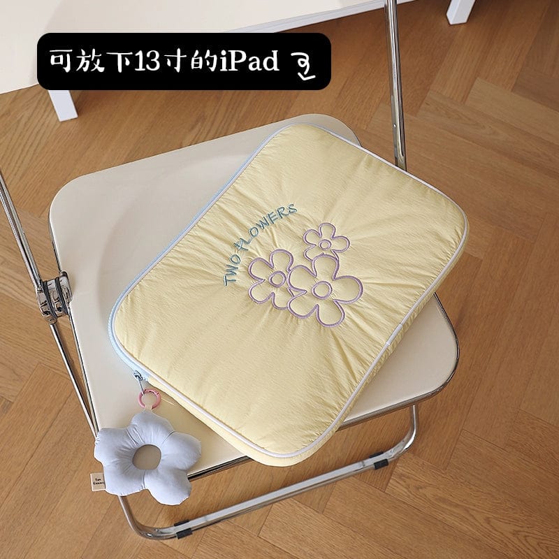 Fanhuabuyu 15-inch iPad storage bag by Showlu Fashion Store, embroidered polyester clutch with secure zipper closure.