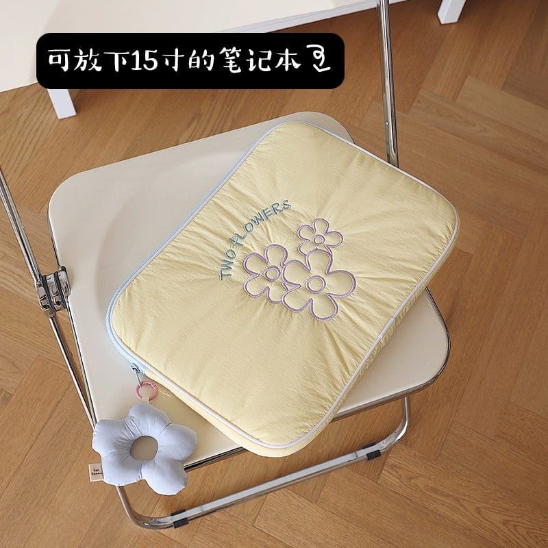 Fanhuabuyu 15-inch iPad storage bag by Showlu Fashion Store, embroidered polyester clutch with sleek design and secure zipper closure.