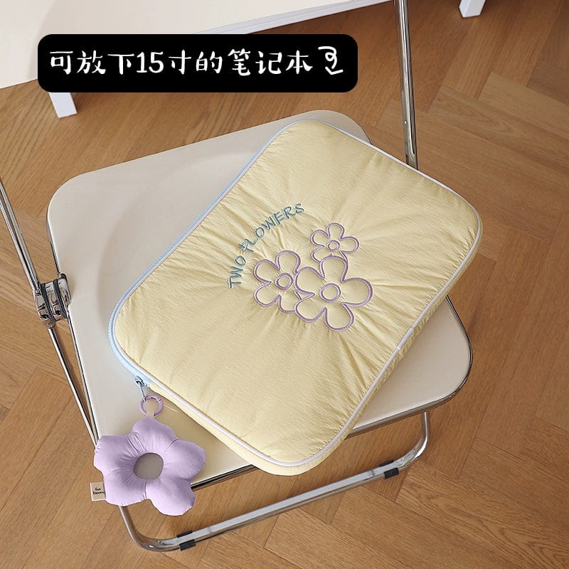 Fanhuabuyu 15-inch iPad storage bag by Showlu Fashion Store, embroidered polyester clutch with padded interior for tablets.