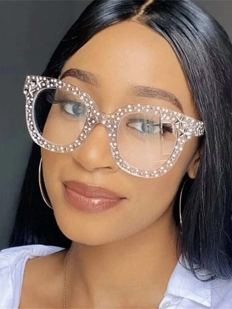 Heevoo Women's Retro Cat Eye Sunglasses by Showlu Fashion with vintage square design, UV400 protection, stylish punk-inspired eyewear