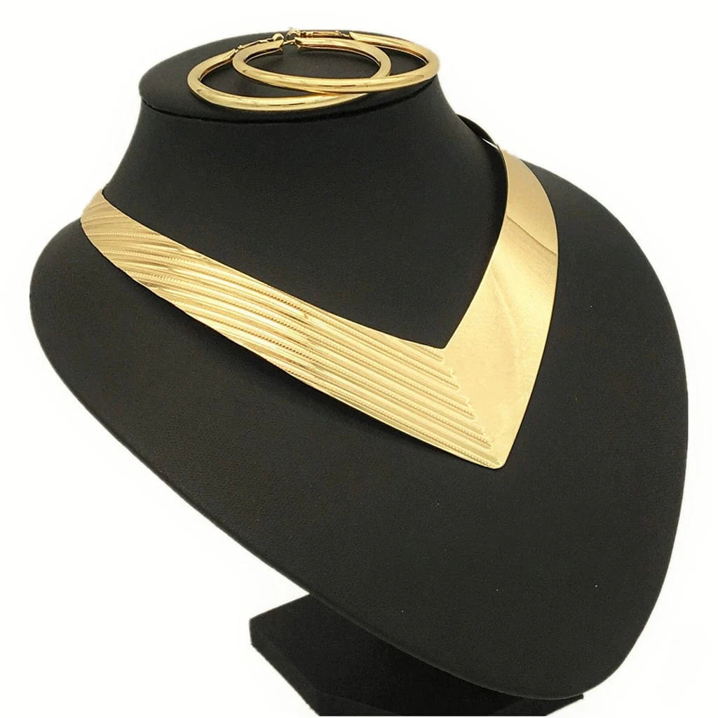 Showlu Fashion punk alloy collar necklace with exaggerated twisted chain design, bold statement jewelry for edgy style.