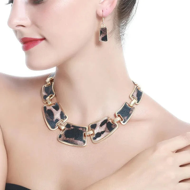 Vintage leopard jewelry set with geometric resin choker and matching earrings in golden color, stylish accessories for women