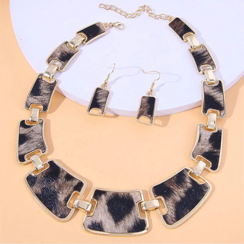 Vintage leopard jewelry set with geometric resin choker and earrings in golden color, stylish accessories for women