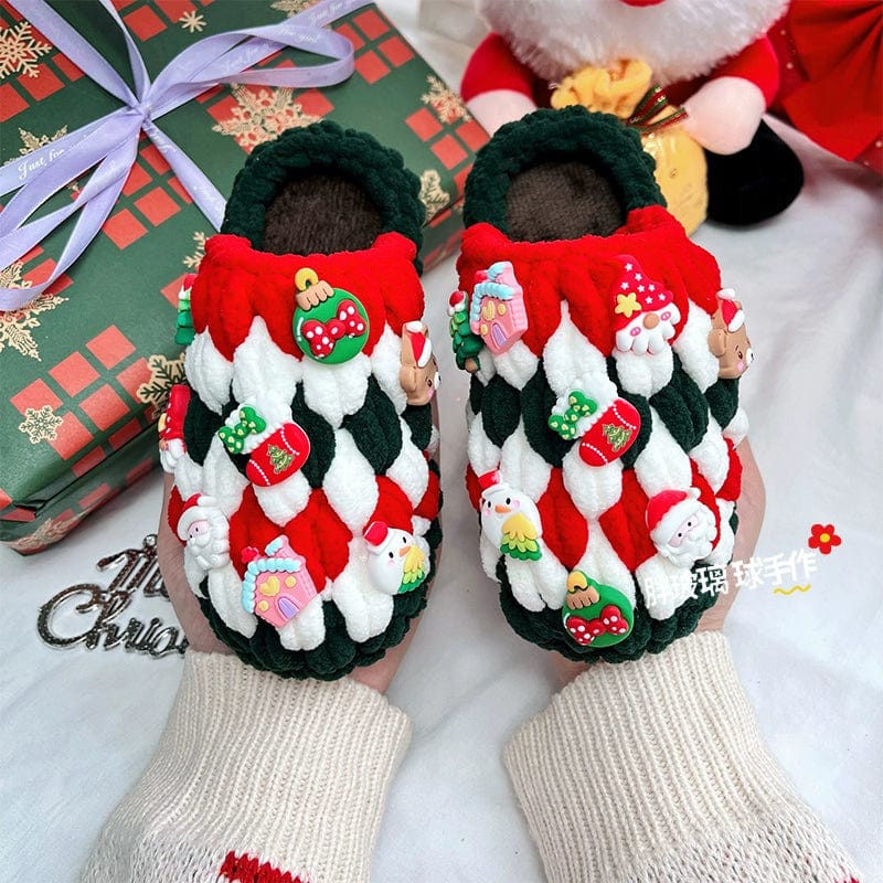 Showlu DIY hand-woven Christmas slippers made with thick ice bar wool, featuring a glass ball detail, for children.