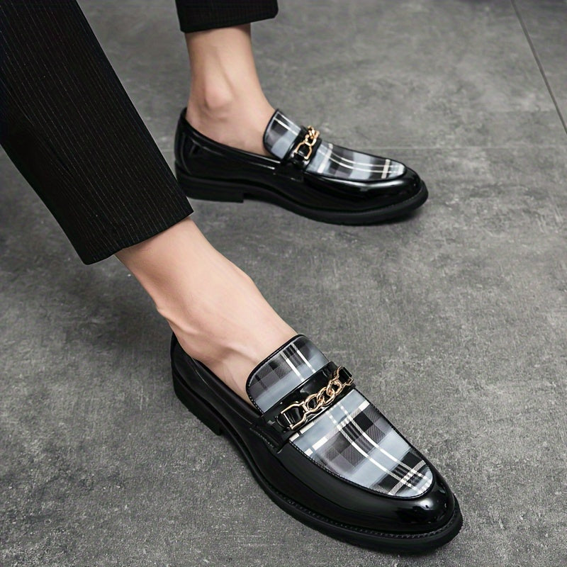 SHOWLU Men's plaid slip-on loafers, durable business dress shoes with stylish plaid pattern and comfortable slip-on design.