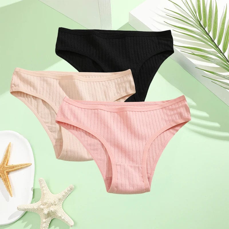Finetoo 3-pack women's cotton briefs, low-rise solid panties in XS-7XL, comfortable and breathable underwear for women.