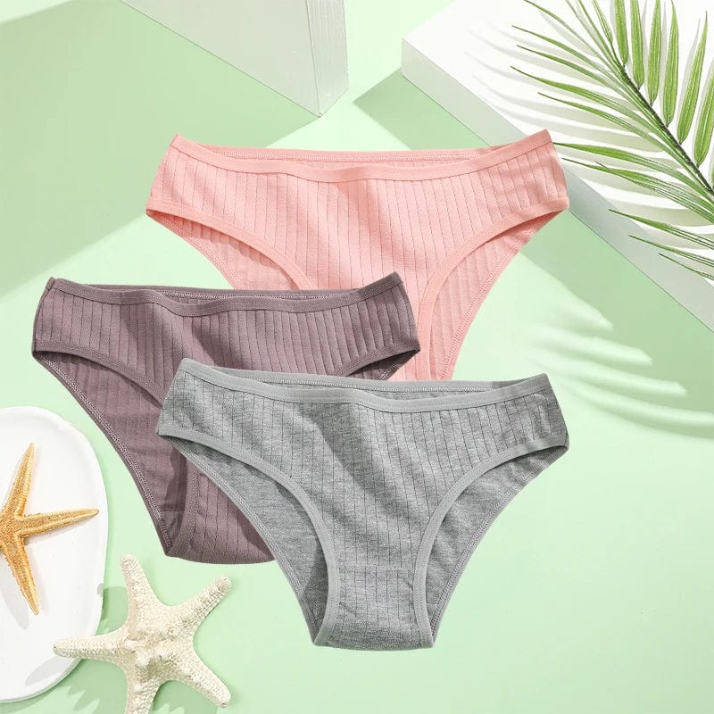 Finetoo 3-pack women's cotton briefs in low-rise solid styles, available in XS to 7XL, showing colorful underwear on a model.