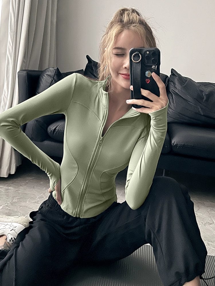 Fleece-lined stand collar yoga jacket for women by Showlu Fashion, perfect for autumn fitness and casual workouts.