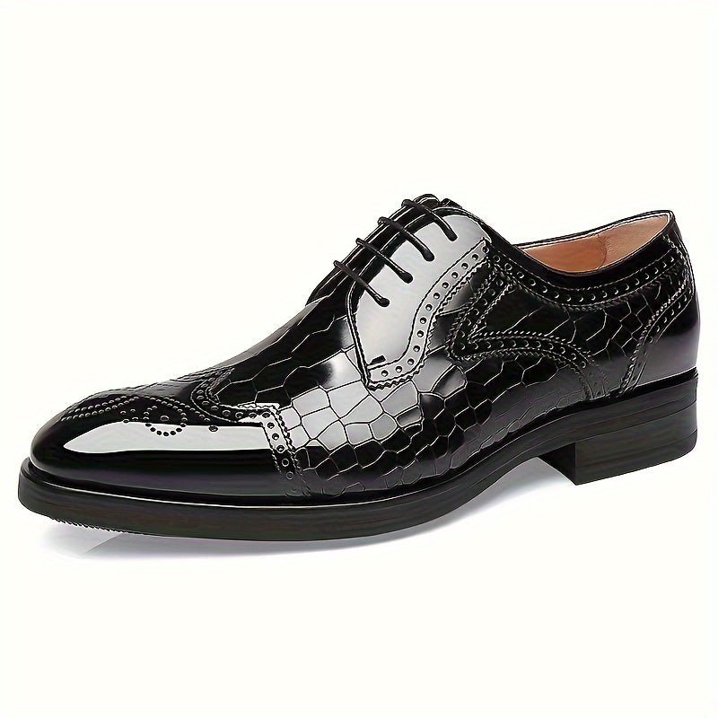 SHOWLU Men's wing-tip brogue shoes with breathable leather and lace-up design, ideal for business and formal office wear.