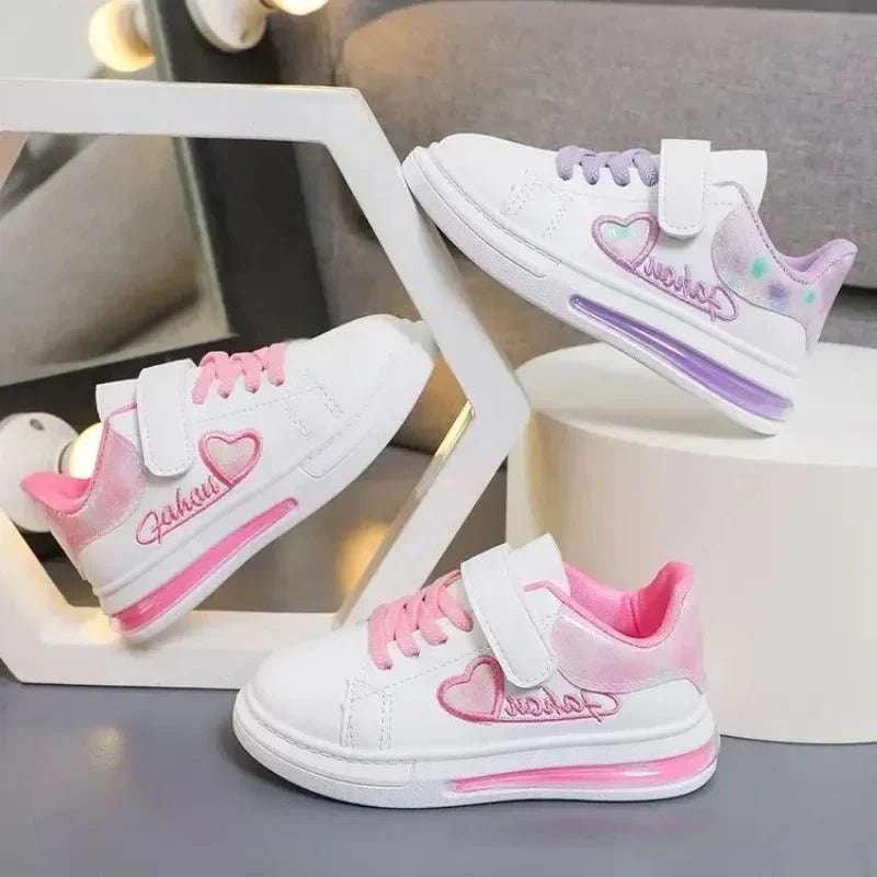 Girls white skate shoes with heart embroidery, casual kids' sneakers, lightweight school sneakers for children, SHOWLU FASHION STORE