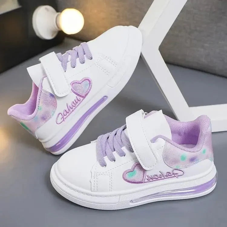 Girls white skate shoes by MINISO with heart embroidery, kids' casual sneakers, ideal for school and play.