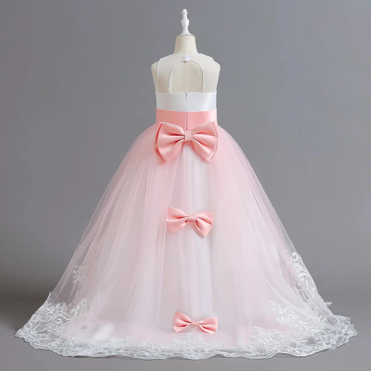 Girls lace floral pageant dress by Showlu Fashion, long princess gown for kids’ prom, wedding, or formal events.