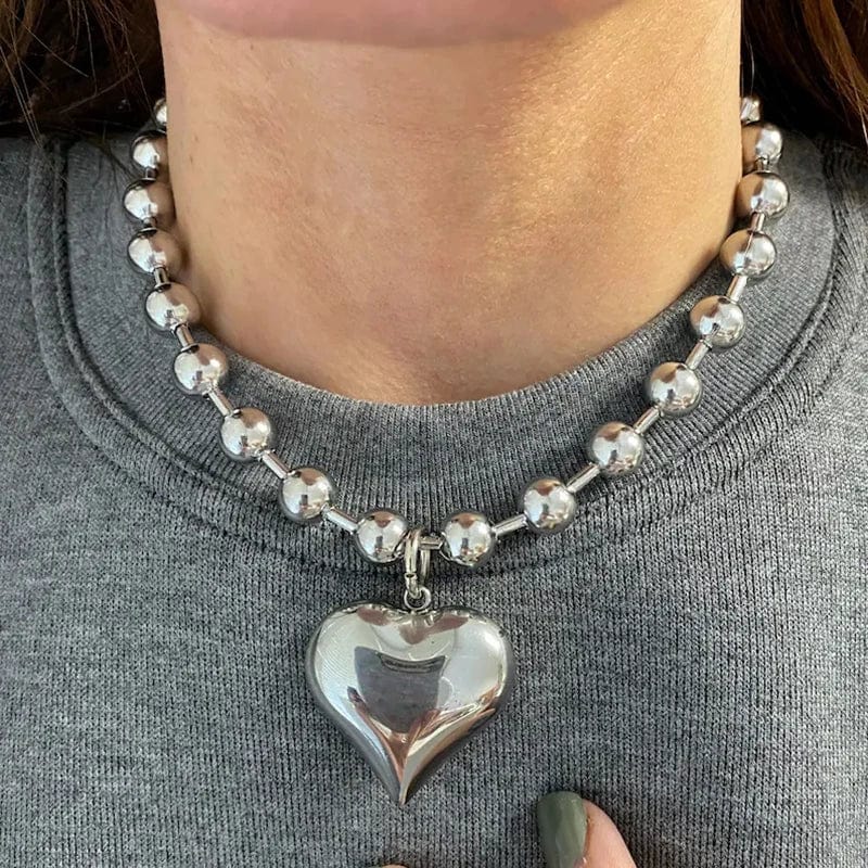 Gothic gold heart pendant necklace by Showlu Fashion, stainless steel beaded choker with steampunk style jewelry for women.