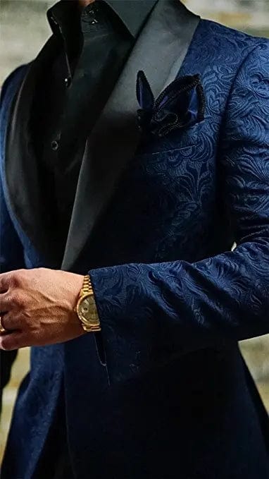 Ivory patterned men's tuxedo with shawl lapel, two-piece wedding suit, blazer and pants, for groomsmen or formal occasions.