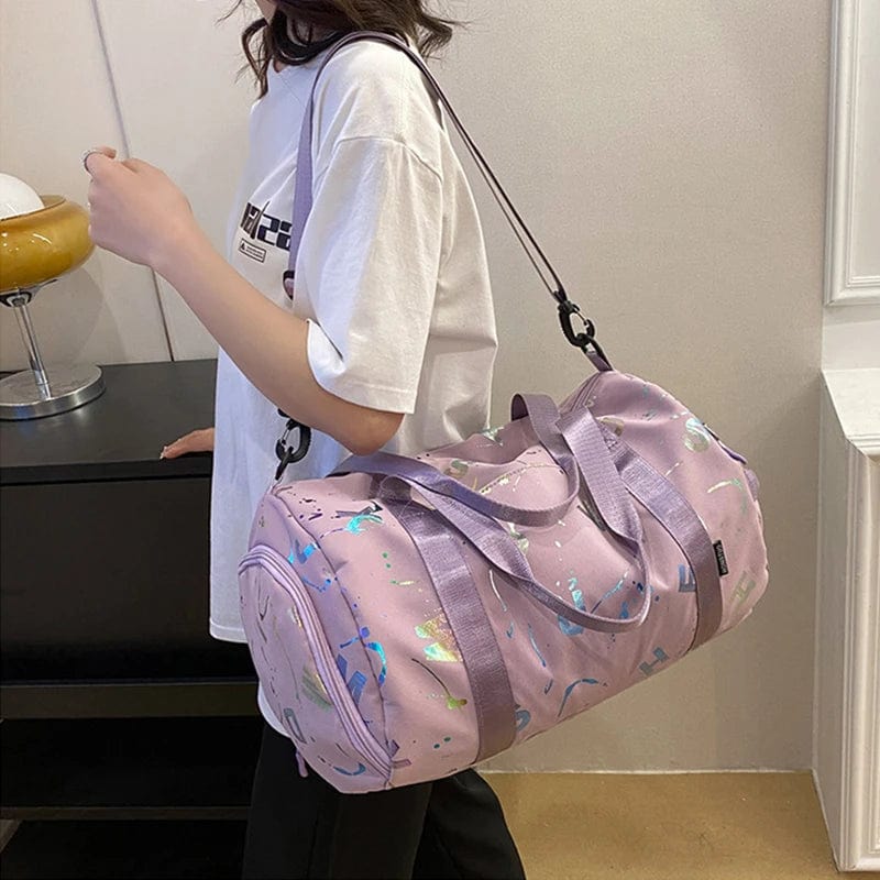 Scione graffiti print waterproof gym bag with shoe pocket, ideal for travel, fitness, and sports activities.