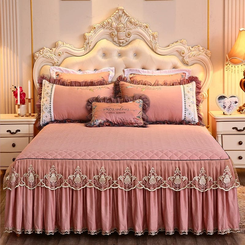 Showlu Fashion Showlu Tencel quilted bed sheet set with non-slip design, three-piece, thickened, luxurious bedding for a cozy sleep.