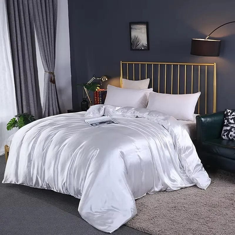 Showlu Fashion satin silky duvet cover in soft solid design, high-quality queen-size quilt cover with smooth, luxurious fabric.