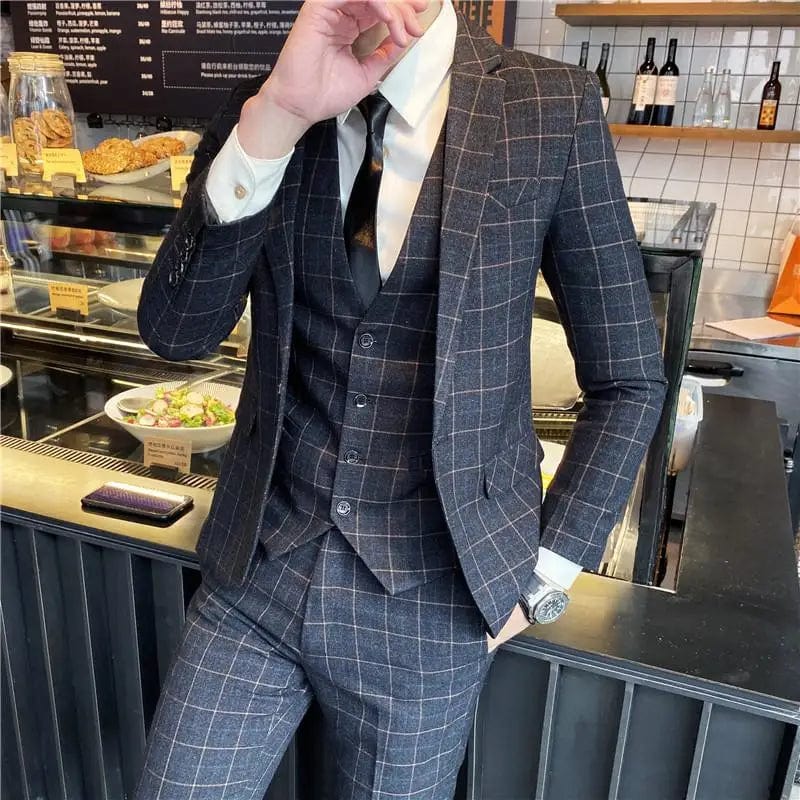 SHOWLU Men's British Slim Fit Three-Piece Suit with jacket, vest, and trousers, stylish and modern for formal occasions.