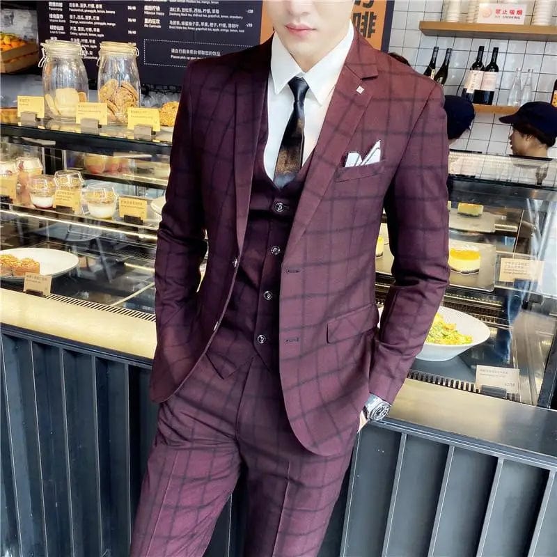 SHOWLU Men's British Slim Fit Three-Piece Suit with jacket, vest, and trousers, stylish and modern for formal occasions.