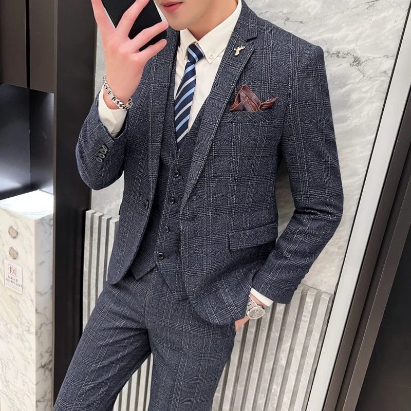 SHOWLU men's British slim fit three-piece suit with jacket, vest, and trousers, stylish and tailored for a sharp look.