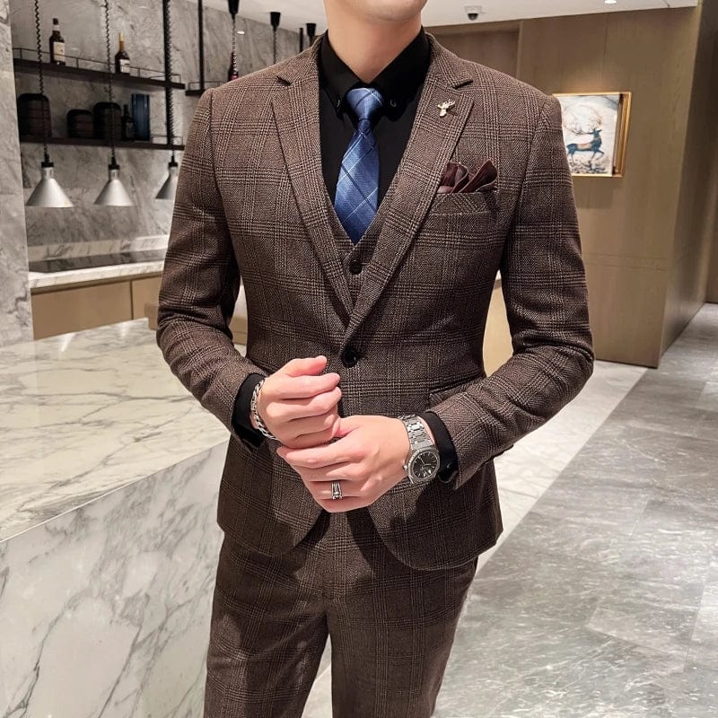 SHOWLU Men's British Slim Fit Three-Piece Suit with jacket, vest, and trousers, stylish and well-fitted for formal occasions.
