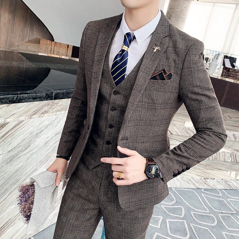 Showlu Fashion men's plaid three-piece suit with vest and trousers, slim fit design for business casual or stylish occasions.