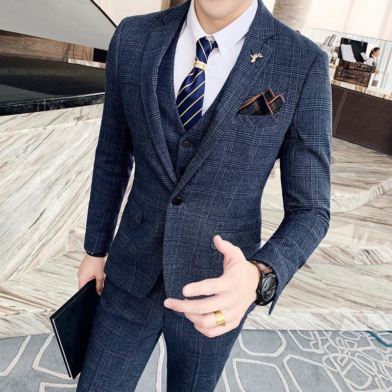 Men's plaid three-piece suit by Showlu Fashion, featuring slim fit blazer, vest, and trousers in stylish British-Korean plaid design.